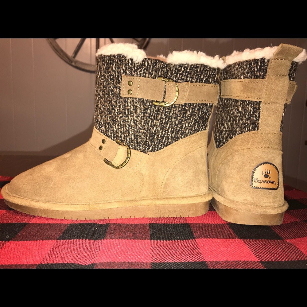 BEARPAW Boots - BRAND NEW- size 9